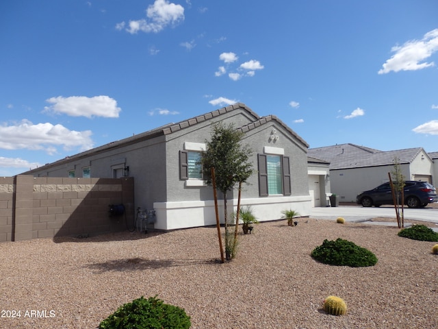 view of front facade with a garage