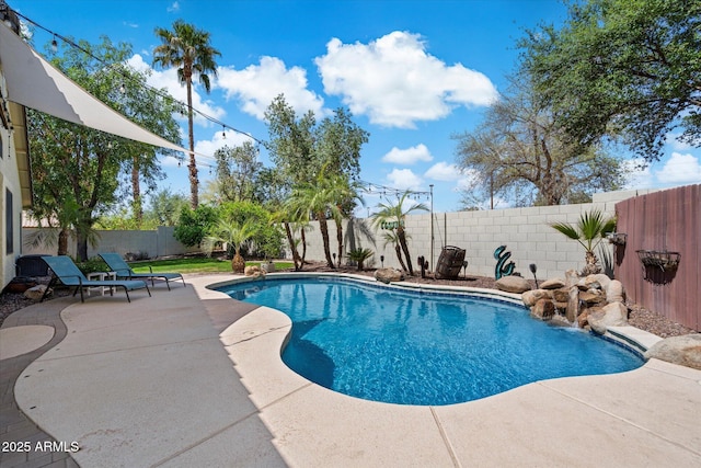 420 S Dodge Dr, Chandler, AZ 85225 - view of swimming pool featuring a patio and a fenced backyard