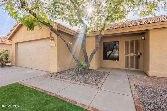 view of front of house with a garage