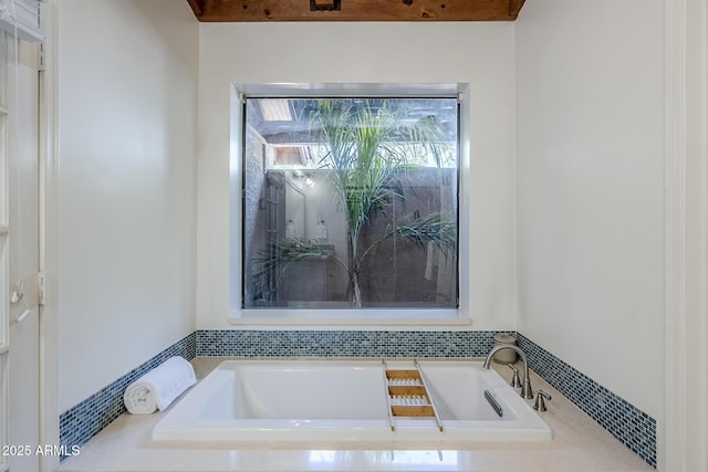 16254 N 48th Way, Scottsdale, AZ 85254 - full bathroom featuring a bath