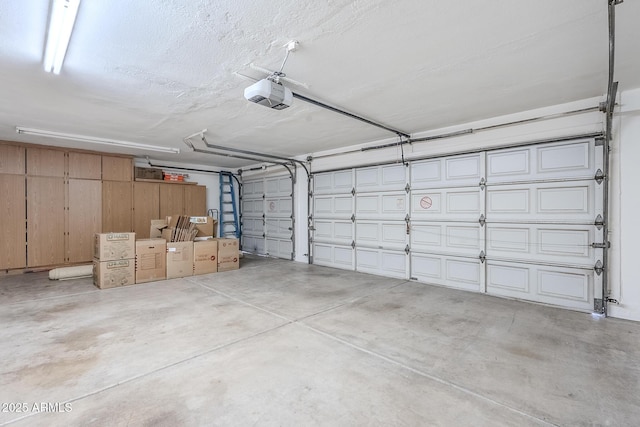 16254 N 48th Way, Scottsdale, AZ 85254 - garage featuring a garage door opener