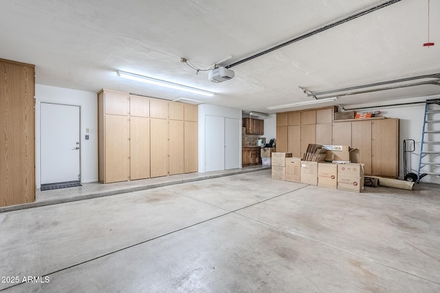 16254 N 48th Way, Scottsdale, AZ 85254 - garage with a garage door opener