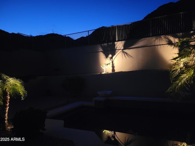 2722 W Hiddenview Dr, Phoenix, AZ 85045 - view of patio / terrace