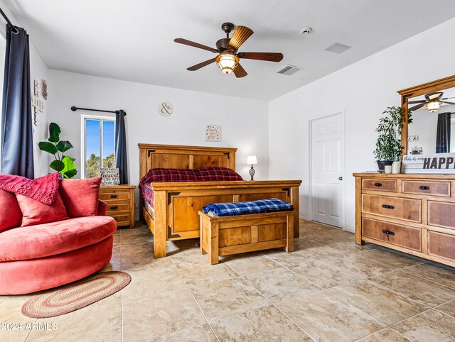 bedroom featuring ceiling fan