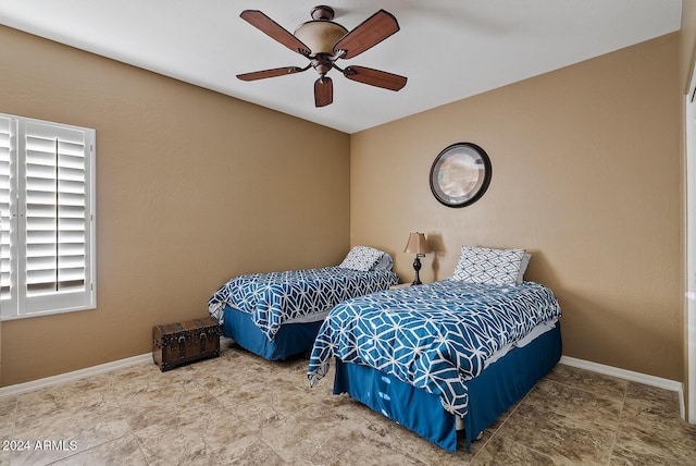 bedroom with ceiling fan