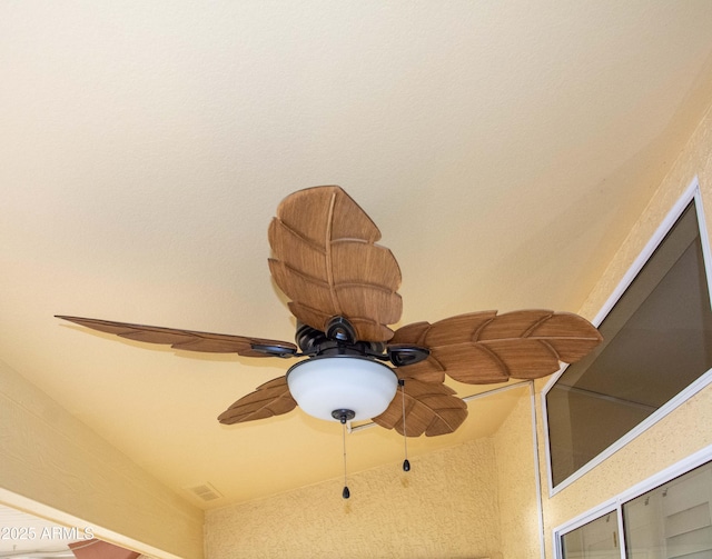 room details with ceiling fan