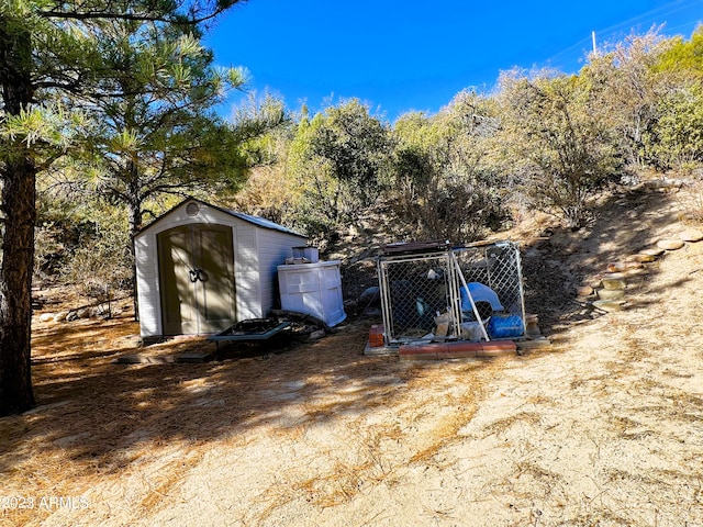 view of outbuilding