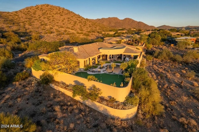 bird's eye view with a mountain view