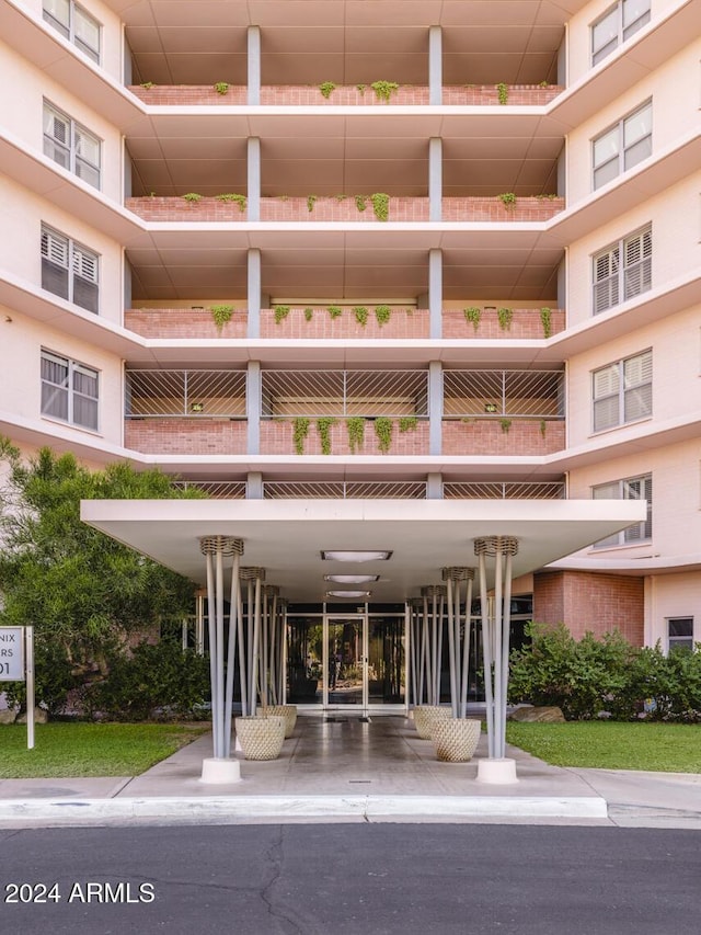 2201 N Central Ave Unit 4E, Phoenix, AZ 85004 - view of apartment building / complex