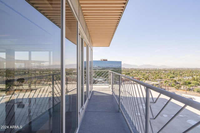 2201 N Central Ave Unit 4E, Phoenix, AZ 85004 - balcony with a mountain view