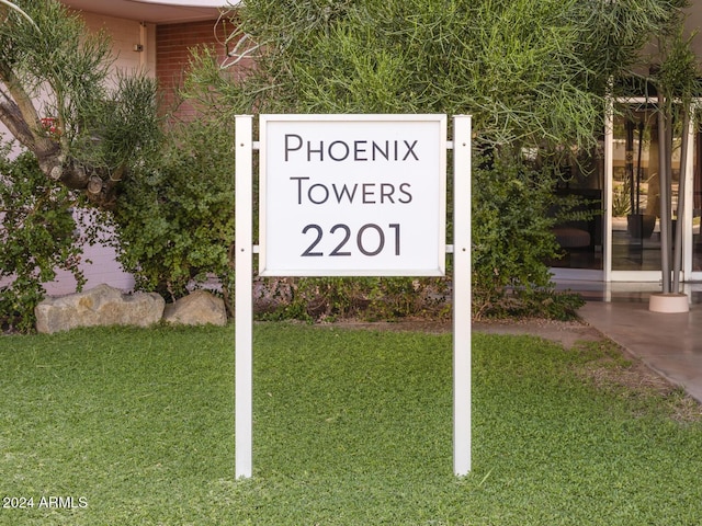 2201 N Central Ave Unit 4E, Phoenix, AZ 85004 - community / neighborhood sign with a yard