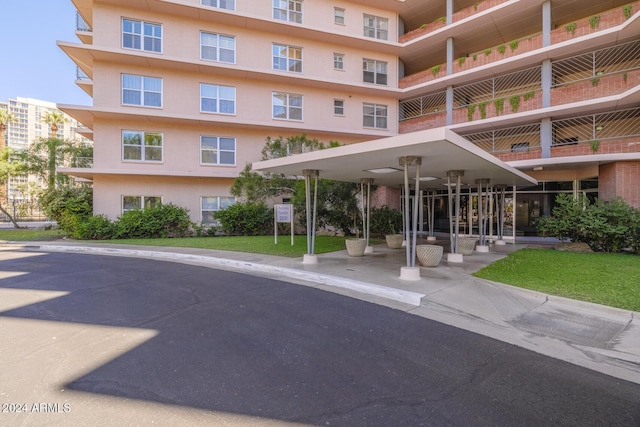 2201 N Central Ave Unit 4E, Phoenix, AZ 85004 - view of property's community
