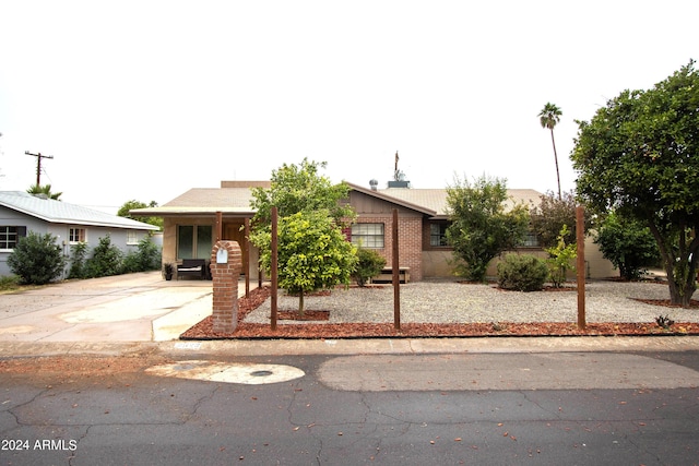 view of front of property