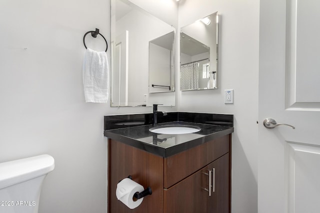 3635 N 68th St Unit 5, Scottsdale, AZ 85251 - full bath featuring vanity and toilet