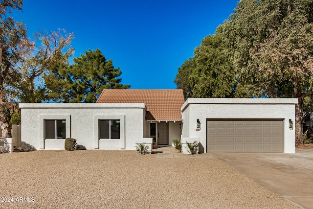 5310 E Kathleen Rd, Scottsdale, AZ 85254 - view of front of house with a garage