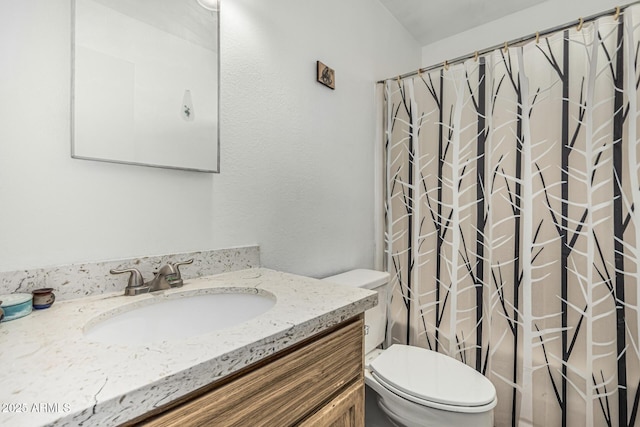 3208 W Wagoner Rd, Phoenix, AZ 85053 - full bathroom featuring vanity and a shower with shower curtain