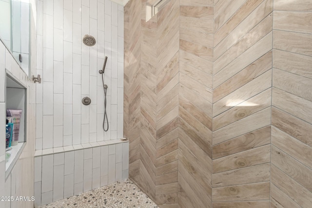1179 E Regent Dr, Gilbert, AZ 85298 - full bath featuring a tile shower