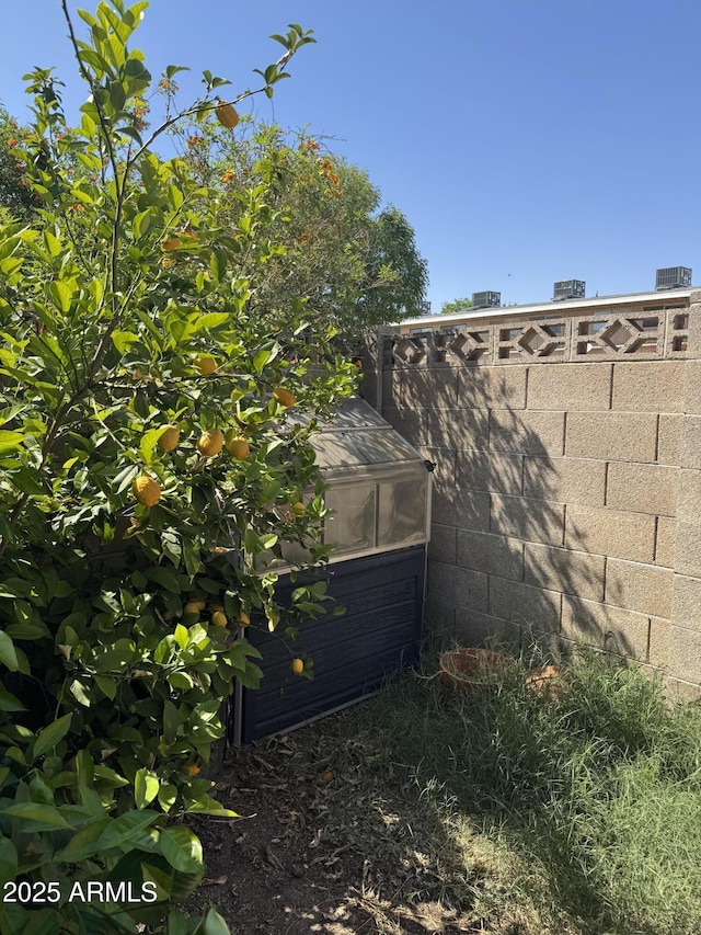 5363 N Black Canyon Highway, Phoenix, AZ 85015 - details featuring concrete block siding and fence