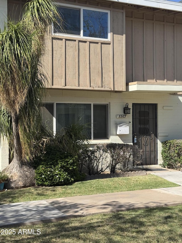 5363 N Black Canyon Highway, Phoenix, AZ 85015 - view of front facade