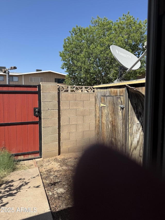 5363 N Black Canyon Highway, Phoenix, AZ 85015 - view of gate with fence