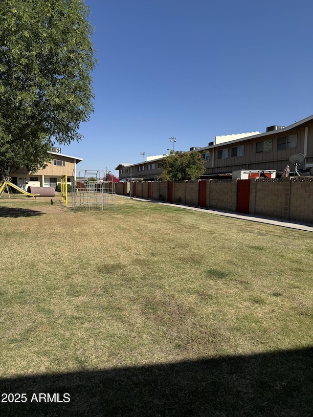5363 N Black Canyon Highway, Phoenix, AZ 85015 - view of yard featuring fence