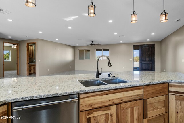 115 Ironwood Pl, Wickenburg, AZ 85390 - kitchen featuring dishwasher, visible vents, a ceiling fan, and a sink