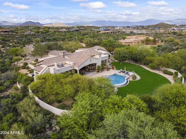 bird's eye view with a mountain view