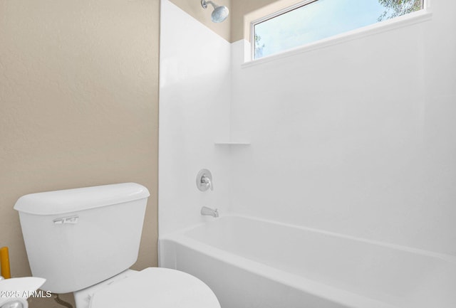 2620 E Rustling Oaks Ln, Phoenix, AZ 85024 - bathroom with toilet and shower / bathtub combination