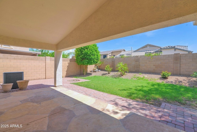 2620 E Rustling Oaks Ln, Phoenix, AZ 85024 - view of patio featuring central AC