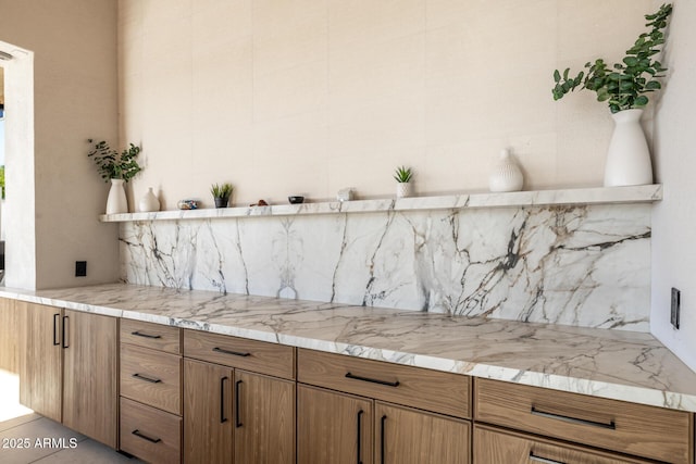 3684 E Boot Track Trl, Gilbert, AZ 85296 - bar with tasteful backsplash