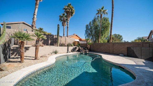 view of swimming pool