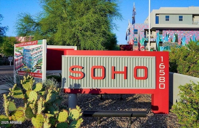 view of community / neighborhood sign