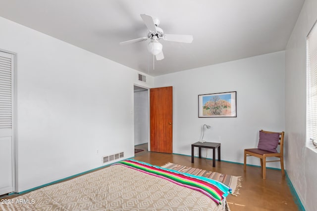 bedroom featuring ceiling fan