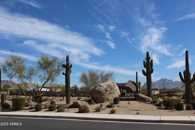 1319 N Chatsworth St, Mesa, AZ 85207 - view of front of house featuring a mountain view