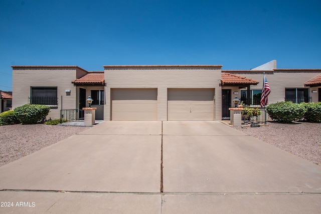 view of front facade featuring a garage