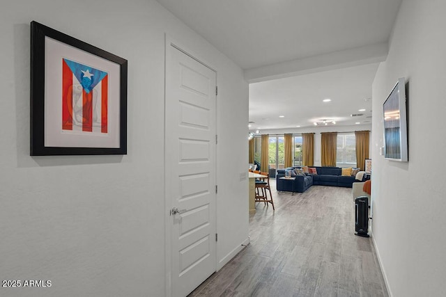 435 E Shellie Ct, Casa Grande, AZ 85122 - hall featuring wood finished floors, baseboards, and recessed lighting
