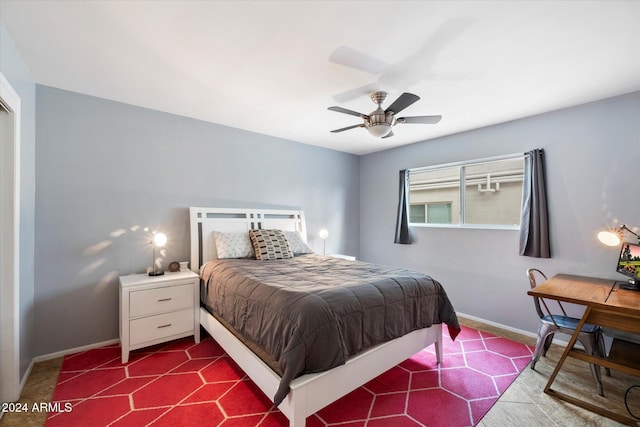 bedroom featuring ceiling fan