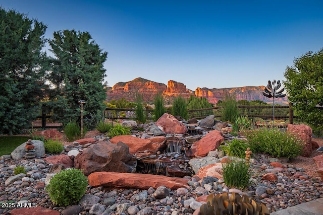 30 Paraiso Corte, Sedona, AZ 86351 - view of yard featuring a mountain view