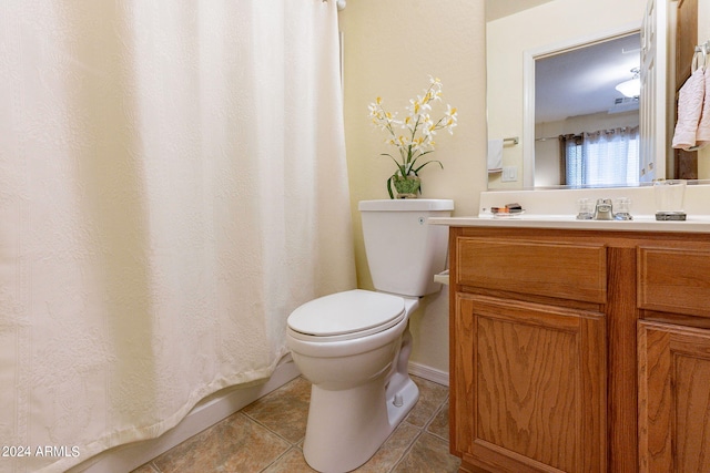 368 S 18th St, Coolidge, AZ 85128 - full bathroom featuring toilet, tile patterned floors, vanity, and a shower with curtain