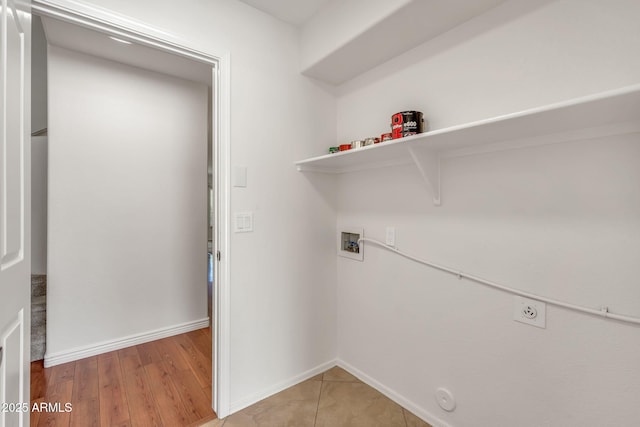 664 E Windsor Dr, Gilbert, AZ 85296 - washroom featuring baseboards, washer hookup, hookup for a gas dryer, and hookup for an electric dryer