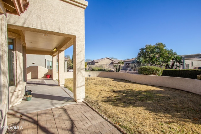 view of yard featuring a patio