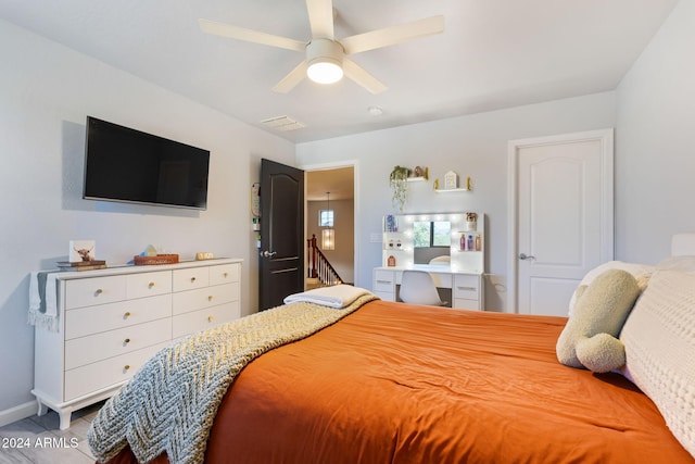 bedroom with ceiling fan