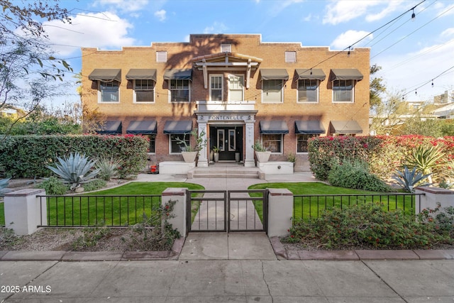 view of front of house with a front yard