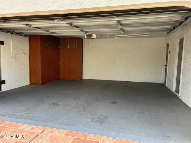 7331 E Valley Vista Dr, Scottsdale, AZ 85250 - garage with a garage door opener