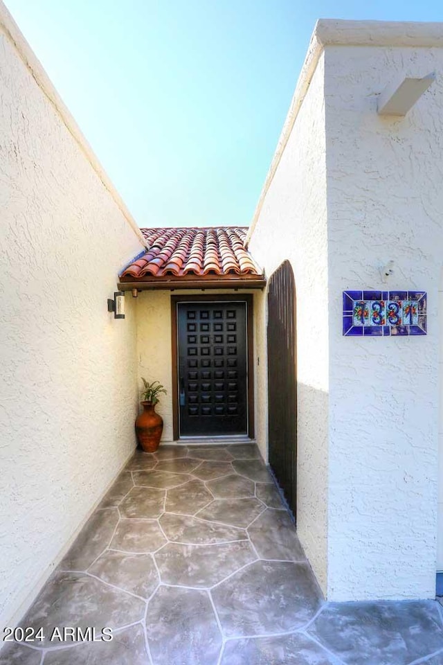 7331 E Valley Vista Dr, Scottsdale, AZ 85250 - entrance to property featuring stucco siding