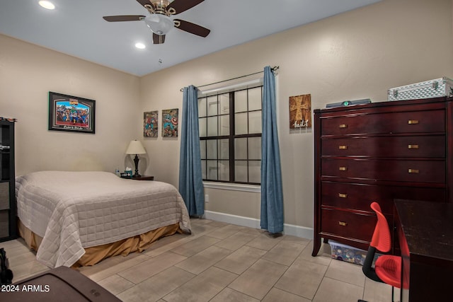 bedroom featuring ceiling fan