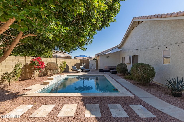 view of swimming pool