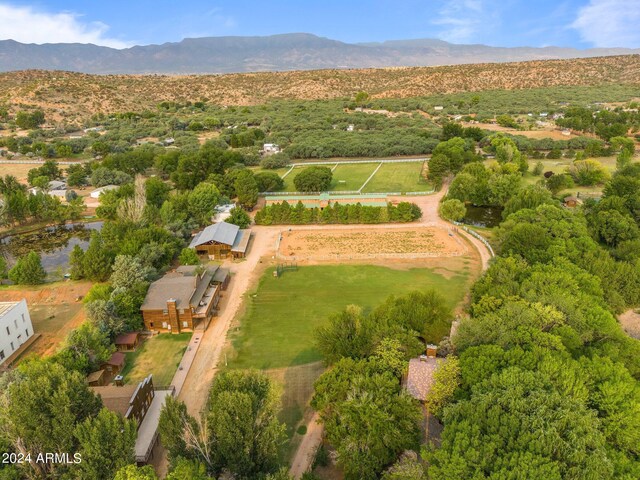 view of yard featuring a rural view