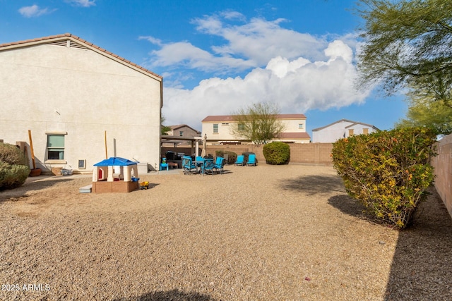 view of yard featuring a patio area