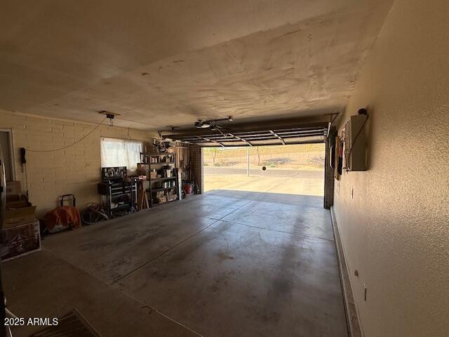 12601 N 34th St, Phoenix, AZ 85032 - view of garage